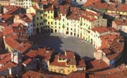 Piazza Anfiteatro, Lucca
